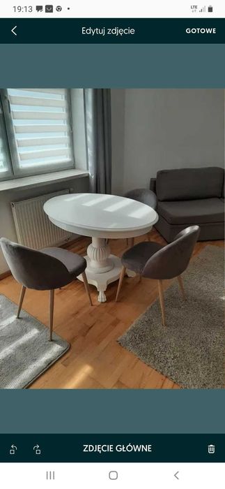 Biały stolik drewniany
