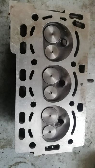 Głowica silnika 03D103374E 1.2 6V AUDI SKODA VW
