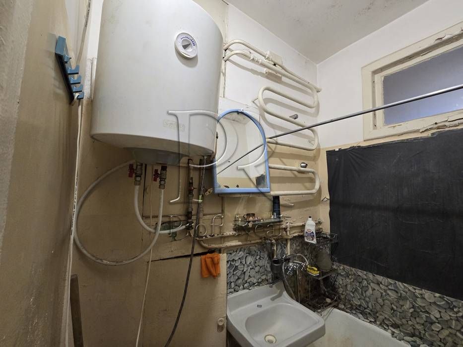 Продаж 2 кімн. квартири вулиця Антонова 35