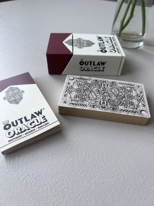 Розпродаж колод таро