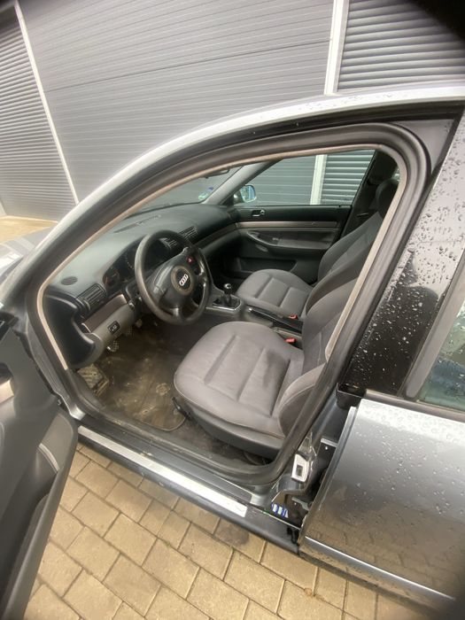 Audi A4 Sedan 1.6 benzyna