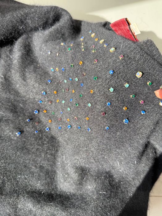 Sweterek z krysztalkami angora lambswool welna mieciutki