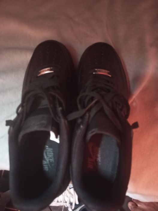 Sapatilhas Nike Air force] Preto - Tamanho [42] - estão novo"