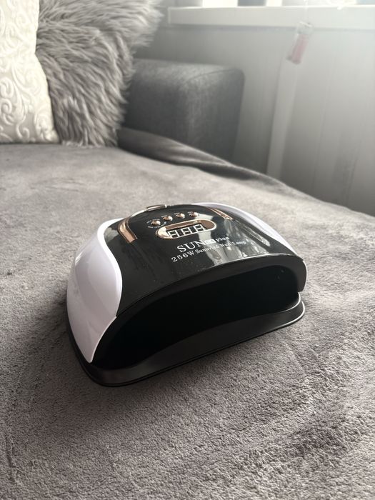 Lampa LED do utwardzania paznokci