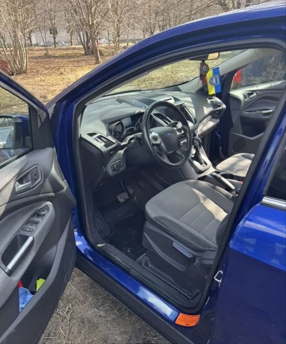 Продам Ford escape 2012