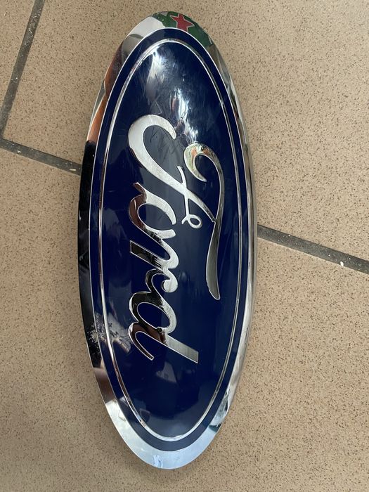 Zamek maski emblematy