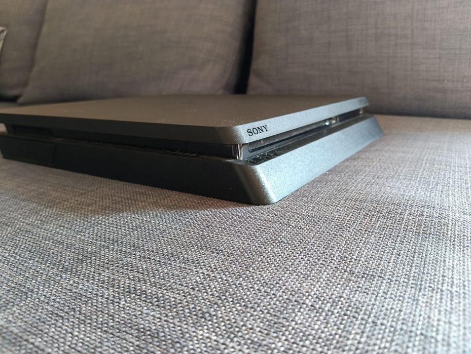 Playstation 4 Slim, 500GB Preto, Dualshock,