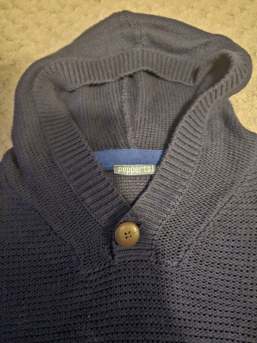Sweter granatowy rozmiar 134
