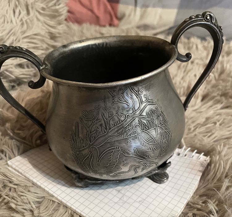 Старинная сахарница