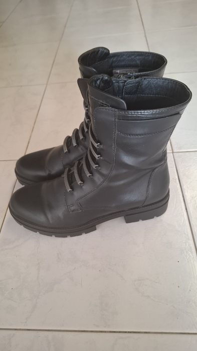 Botas em pele n.39