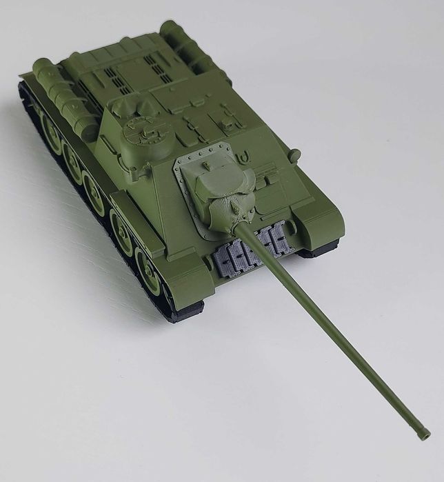 Model czołgu SU-100