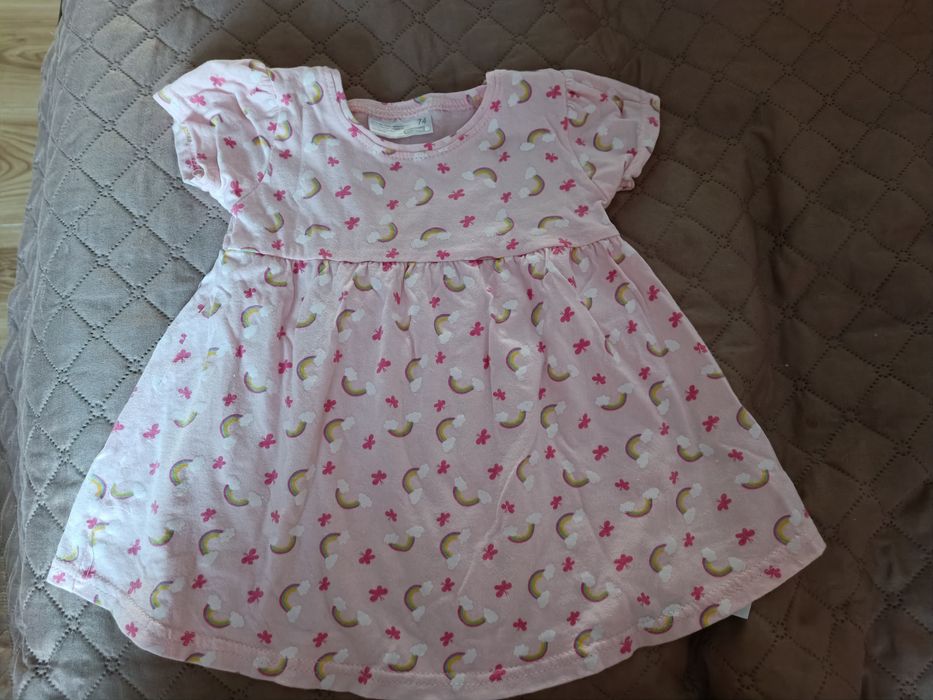 Sukienka 74 stan bardzo dobry.