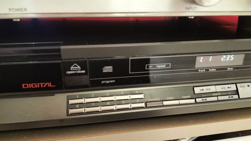 Odtwarza CD Technics SL-P1