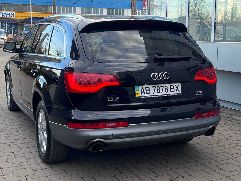 Продам сімейний автомобіль Q7 2013р.