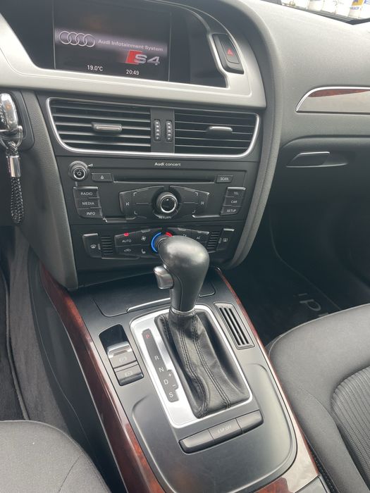 Ауді А4 б8 2010 рік