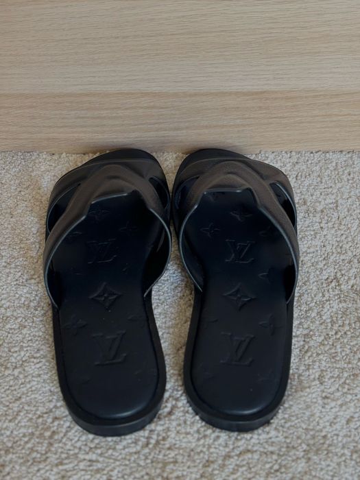 Louis Vuitton slippers
