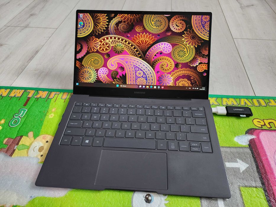 Samsung Galaxy Book S SM-W767V Snapdragon 8CX / 8GB SSD 256GB / LTE /