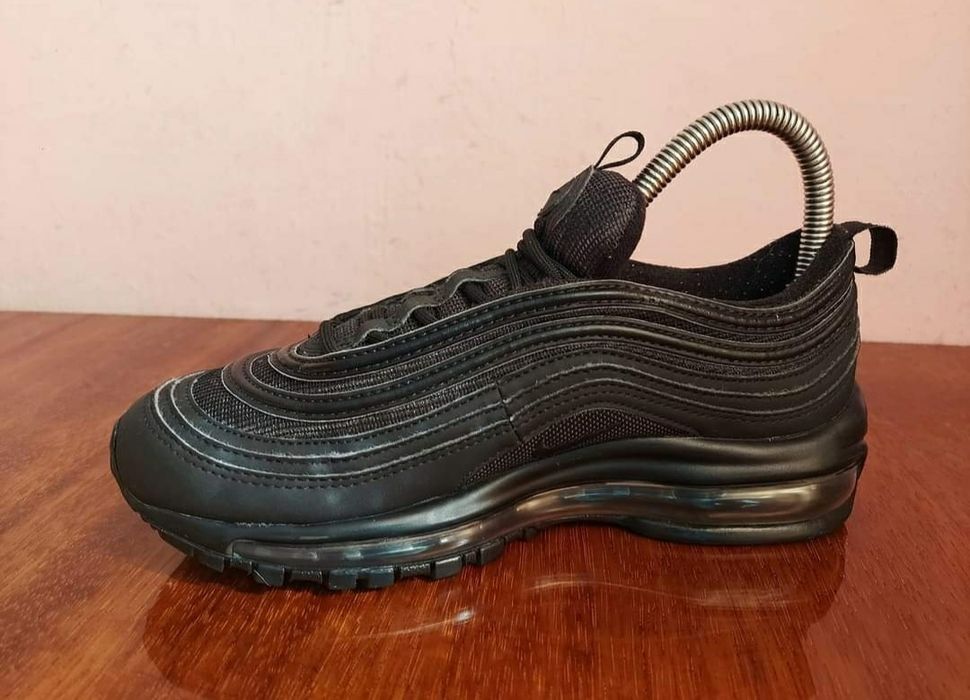 Кросівки фірми nike air max 97 оригінал 

Розмір по бірці:
Us 5.5 Y