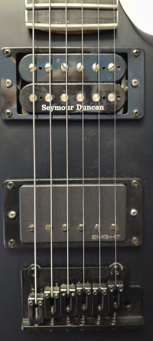 Продам электрогитару