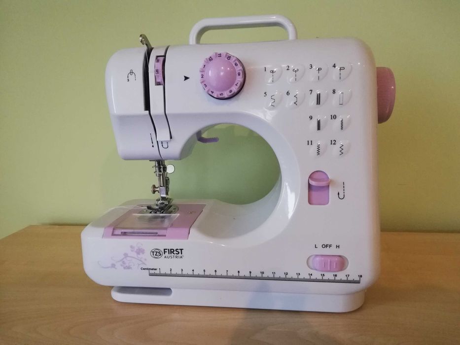 Maszyna do szycia Łucznik mini