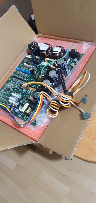 Płyta główna klimatyzacji GREE GRZW80A-A V1 / W80A2EV6_E001