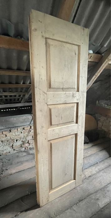 Двері деревʼяні