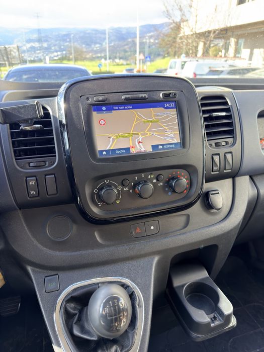 Opel vivaro bi turbo