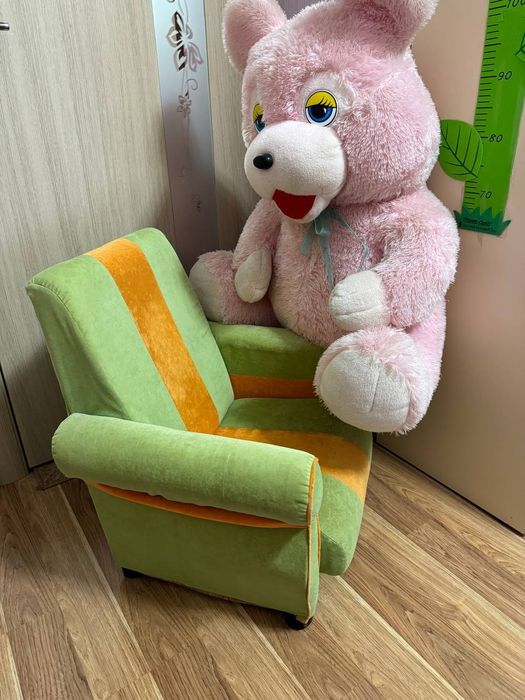 Продам детское велюровое кресло