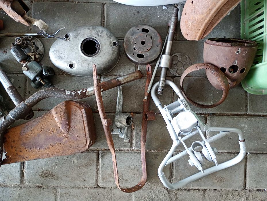 SIMSON SR 2 rama, silnik, bak, gażnik skrz. biegów luzem, inne