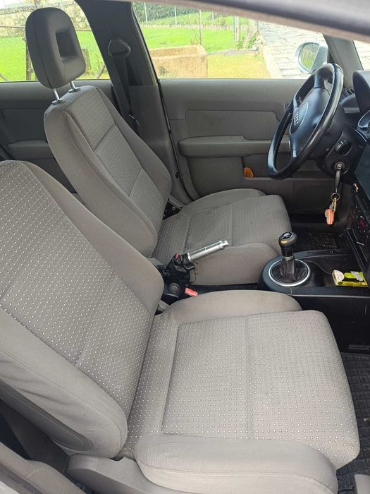 AUDI A2 1.4 TDi - Muito bom estado