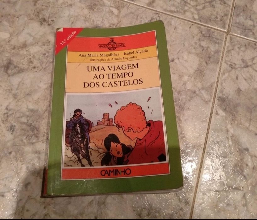 Livro Uma Viagem ao Tempo dos Castelos