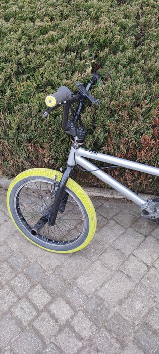 Rower BMX, szary, koła 20 cali + pegi