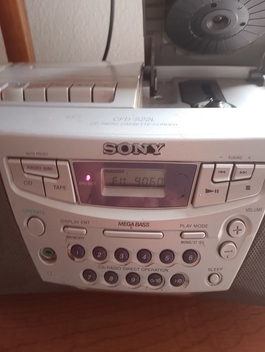 Radio Sony, bom estado