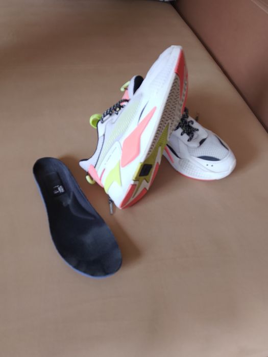 Продам кросівки на дівчинку