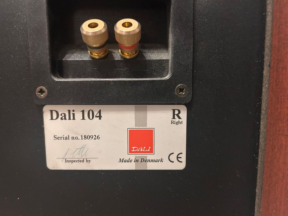 Kolumny Dali 104