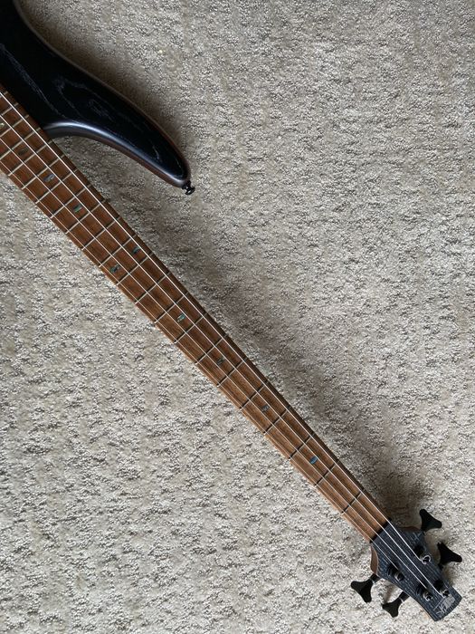 Baixo Ibanez SR670-SKF