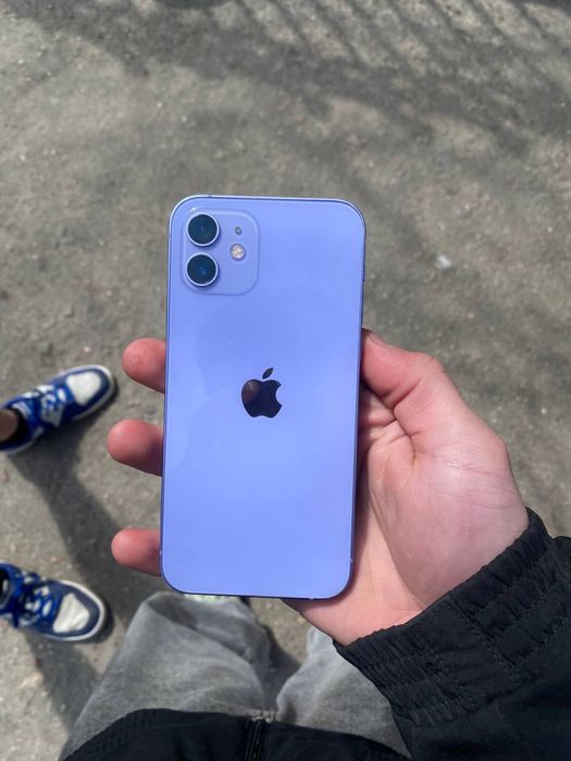 iPhone 12, 64gb. Хороший стан