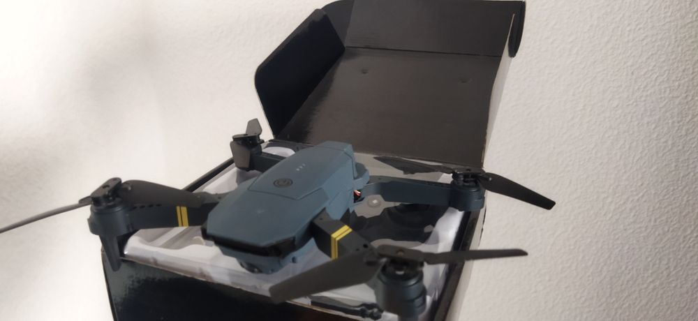 2 Drones eachine e58