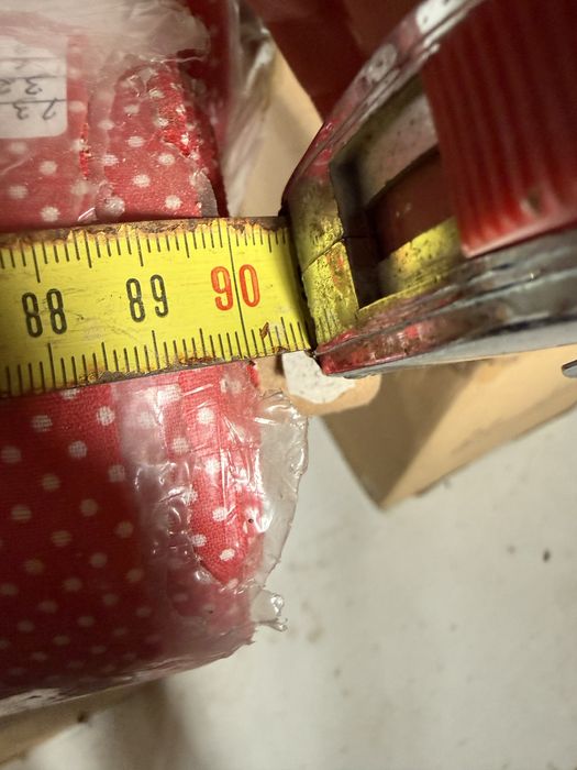 Tecido de popeline 100%algodao, com bolinhas, rosa cereja.