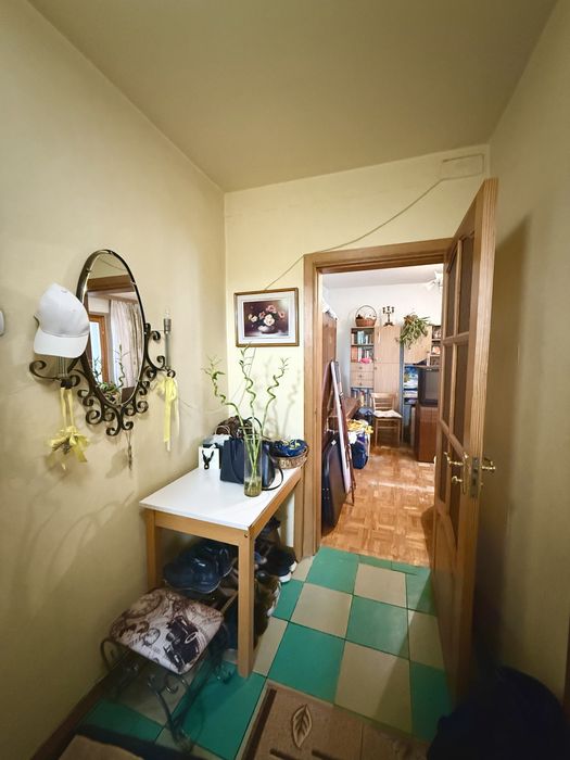 Продам 2-кім кв по вул. Ревуцького 19/1