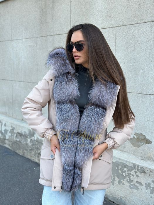Жіноча зимова бежева парка з натуральним хутром блюфрост.  42-60 рр
