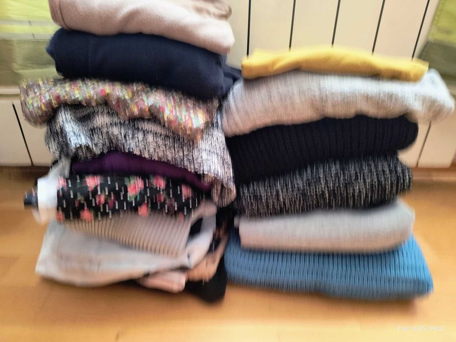 40 szt. Ubrań w rozmiarze S/M