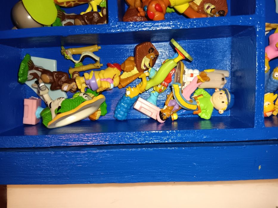 Várias figuras raras/bonecos