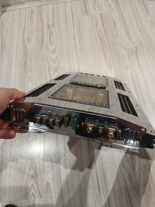Wzmacniacz samochodowy 1600w