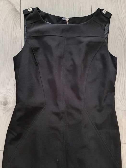 Czarna sukienka damska elegancka r. M
