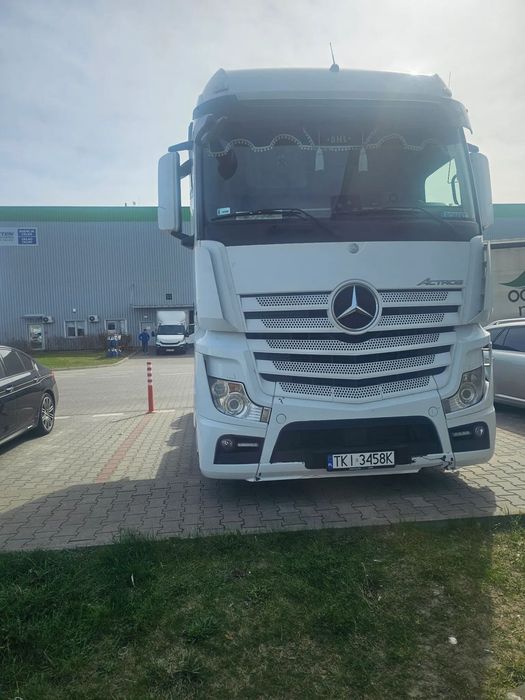 Mercedes-Benz Actros  Mercedes Actros 1845