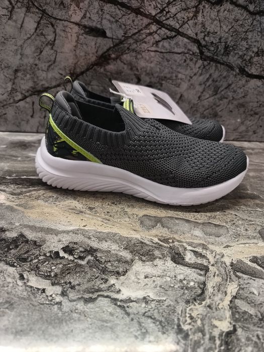 Nowe buty chłopięce 30
