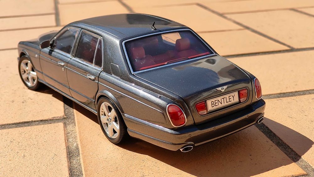 Bentley Arnage T Dealer Edition Minichamps 1/18