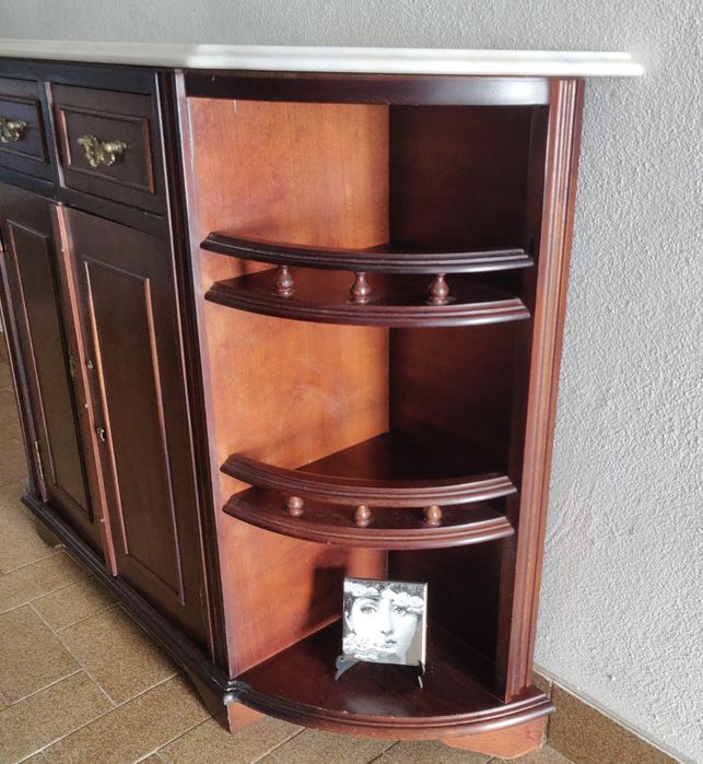 Móvel de madeira tratada e mármore!