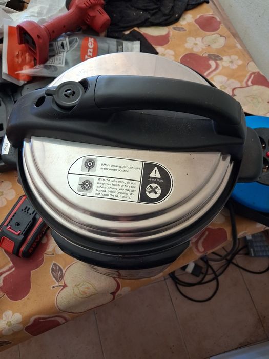 Panela de pressão eléctrica